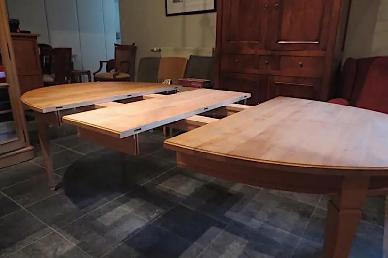 Uitschuifbare tafel
